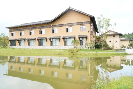 Fengheju Homestay (Dingnan Hakka Ancient City) Отели в г. Динань