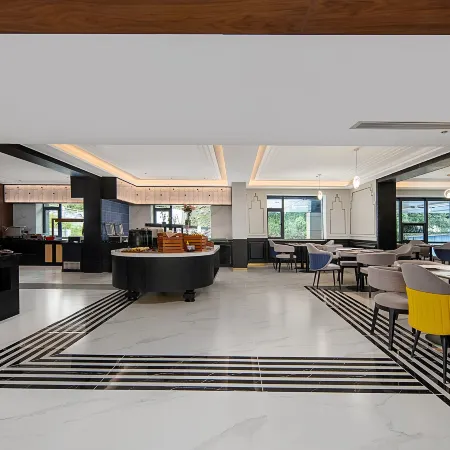 Jinjiang Metropolo Hotel (Motuo Lianhua Park)