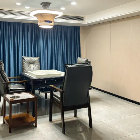Orange Hotel (Leshan High-speed Railway Station Shihao Plaza)