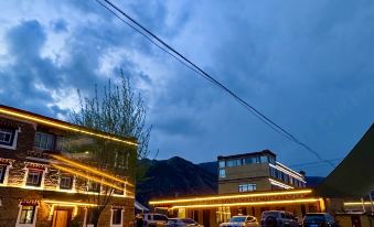 Zhanalin Homestay (Jiagenba)