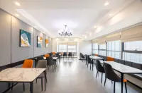 Fanyun Xijing Hotel (Shenyang Qingnian Street Municipal Library Subway Station)