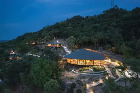 Yinju Xiangli Qingmugua Zhi Wei Vacation Apartment