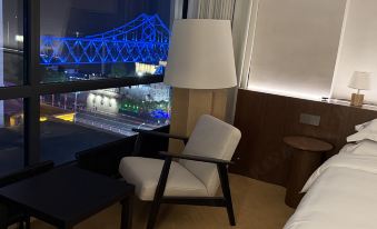 Tian Yu An Art Hotel(Dan Dong Train Station Ya Lu River Bridge) )