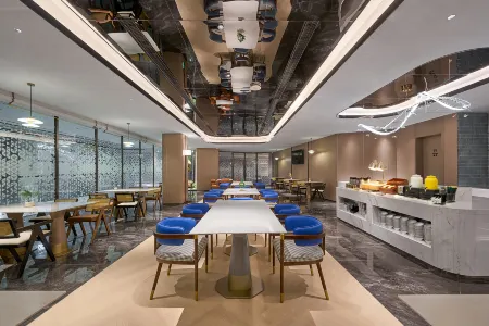 Yizhi Meiju (Beijing Road Pedestrian Street, Guangzhou) Отели рядом с достопримечательностью «The First Peak of Tiannan»