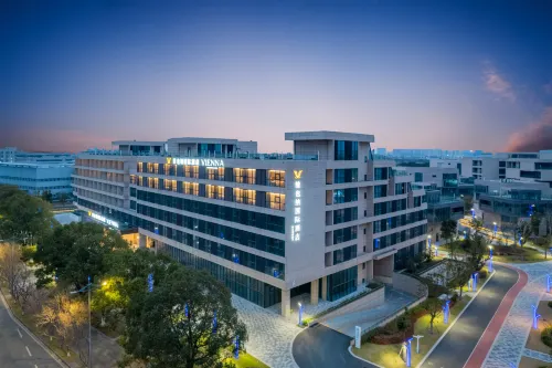 Vienna International Hotel (Kunshan Huaqiao Low-Altitude Industrial Park)