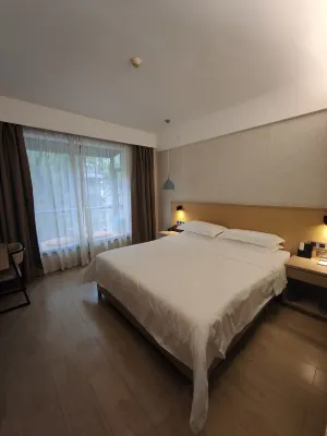 Rongyuan Homestay (Yangshuo West Street Branch)