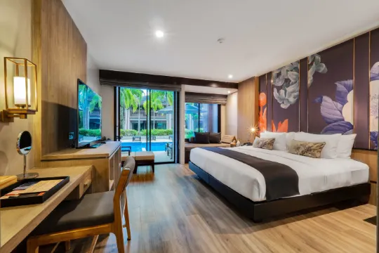 ห้องดีลักซ์ มีทางลงสระว่ายน้ำ