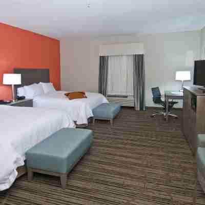 Hampton Inn & Suites Pensacola/I-10 Pine Forest Road Rooms
