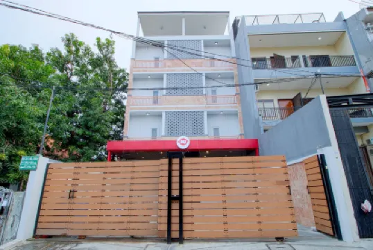 80年代經濟飯店