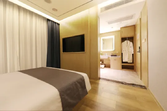 Waiting Hotel (Shanghai Wuyi Road Yan'An West Road Subway Station) Отели рядом с достопримечательностью «Zhaofeng Square»