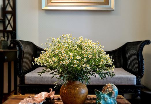 호치민 1군의 활기찬 거리 모습