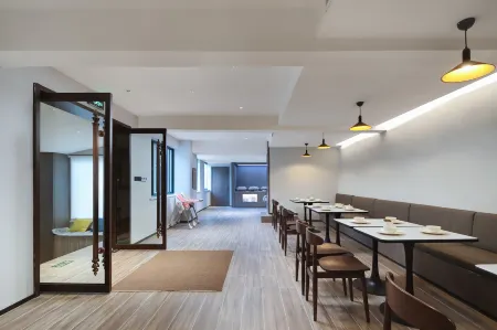 HanTing Hotel (Nanjing Shangyuanmen Subway Station) Отели рядом с достопримечательностью «Wumadu Cruise Terminal»