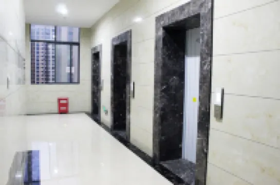 防城港三衹貓Loft公寓（第四中學德城美食街店）