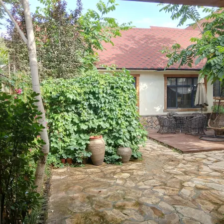 Huaying Homestay Отели в г. Лайшуй
