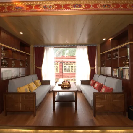Dege Red Paradise Theme Culture Hotel
