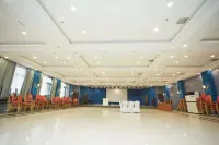 Dengzhou Zhaiji B&B Hotel (Real Madrid International Wandelung Branch)