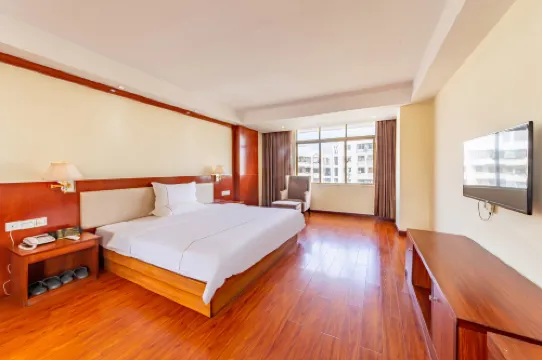 Maoming Bincheng Business Hotel (Dianbai Wanda Plaza Donghu Park)