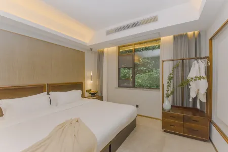 Phoenix Xueqingji Humanity Banshan Homestay (Phoenix Ancient City Branch)