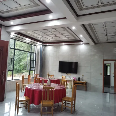 Shennonggu Qingyuan No.11 Homestay