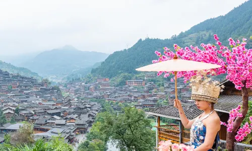 Luanxi Yunshe Humanities Hotel (Xijiang Qianhu Miao Village Observation Deck Branch)