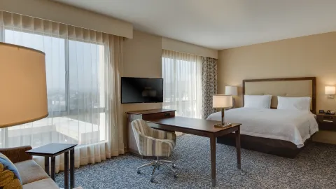 Hampton Inn & Suites Los Angeles - Glendale in Glendale