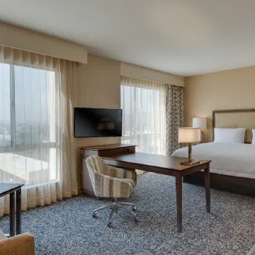 Hampton Inn & Suites Los Angeles - Glendale