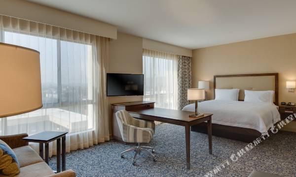 Hampton Inn & Suites Los Angeles - Glendale