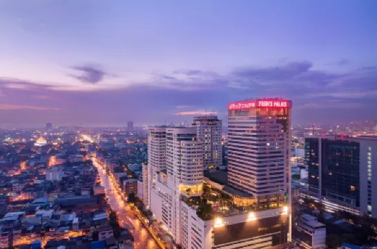 Prince Palace Hotel Bangkok Hoteles cerca de Yommarat Railway Station