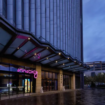 Moxy Shanghai Xuhui Hotels near Caoxi Road Station