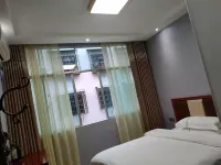 Yinjiang Zhenghao Hotel - parkir