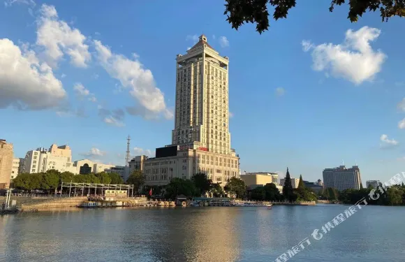 南通濠河時尚酒店（濠河風景區和平橋地鐵站店）