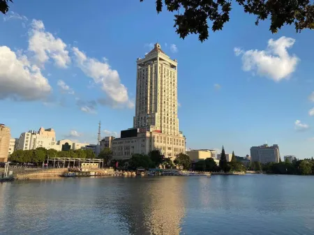 Nantong Haohe Fashion Hotel (Haohe Scenic Area Hepingqiao Subway Station Branch) Отели рядом с достопримечательностью «Jiangsu College of Engineering and Technology»