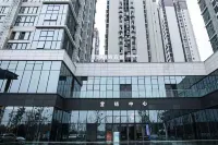 Zigong Fanglin Hotel (Fantawild Dino Kingdom)
