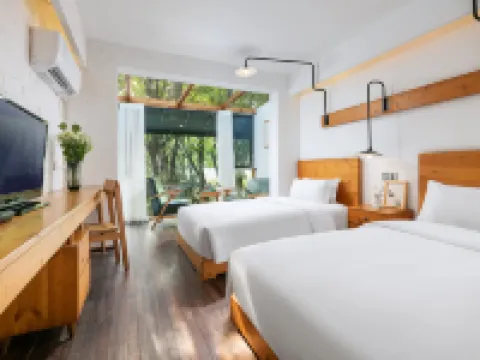 Hangzhou Lanshu Garden (Xihu Scenic Area Zoo) โรงแรมใกล้หอคอยราชวงศ์ฮั่น