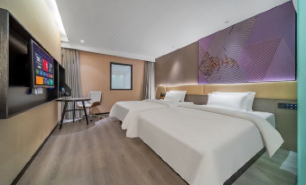 IU Hotel (Pengshui Renhe Spring store)