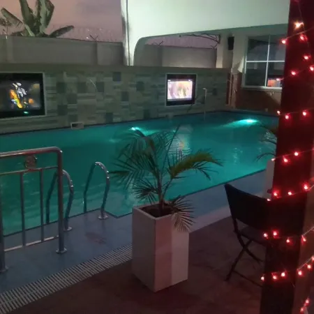 Forever Hotel & Suites