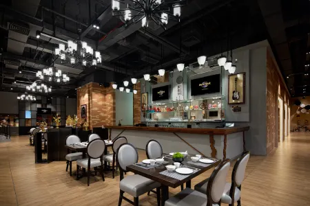 Hard Rock Hotel Shenzhen Отели рядом с достопримечательностью «Huangjin Shan Gongyuan-Xi Square»