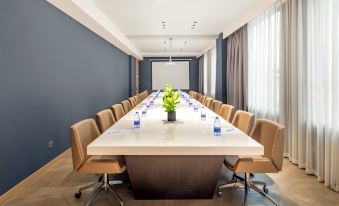 Zhishou Banzheshan Hotel (Jianyang Culture and Sports Center)
