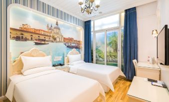 Nature Theme Hotel (Beijing Muxiyuan Subway Station)