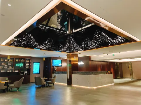 Homeinn Plus Hotel (Beijing Xizhimen Zoo) Отели рядом с достопримечательностью «Qingnongshi Proving Ground Former Site»