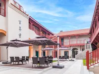 Furunli Shiyu Hotel (Zhanqiao Zhongshan Road Metro Station Branch) Hotels near Qingdao Navy Museum