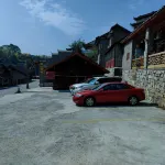 Xuanyuan Viewing Courtyard B&B (Furong Town Scenic Area Branch) - С парковкой