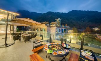 Qingcheng Mountain·Yueting Lanshe Hot Spring B&B