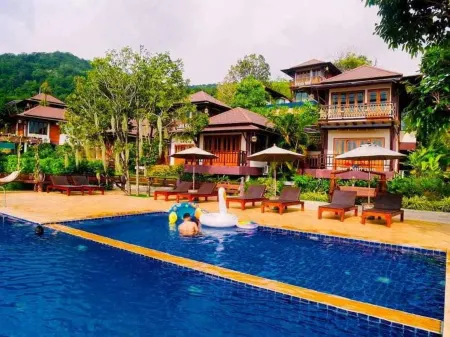 Puteri Lanta Family Villas Отели рядом с достопримечательностью «Khlong Chak Waterfall»