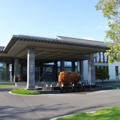 HONGKUN HOTEL Hotels near Zengpiyan Ruins Museum