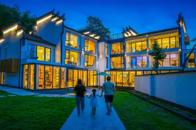 Half-mountain splash Hotel in zona Chaji Scenic Area