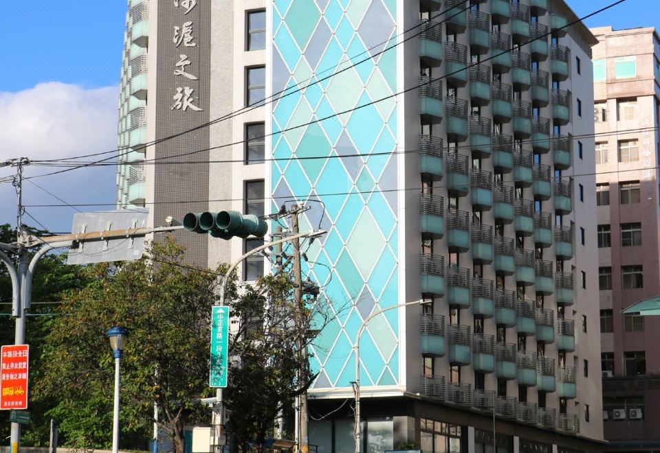 5. Hotel Le..