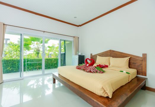 Saline Hot Spring Resort