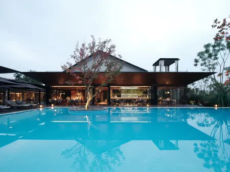 THE ONE | ZHU HOTEL Отели рядом с достопримечательностью «Beijing University of Aeronautics and Astronautics»