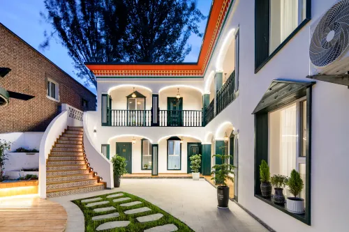 Bajianli Homestay (Yining Airport Liuxing Street)